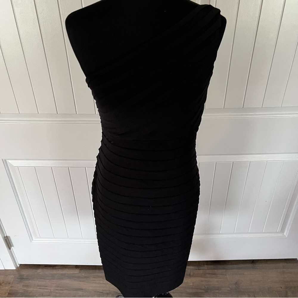 London Times Women's Layered Look Sheath Dress 8 Black Form Fitting Flattering